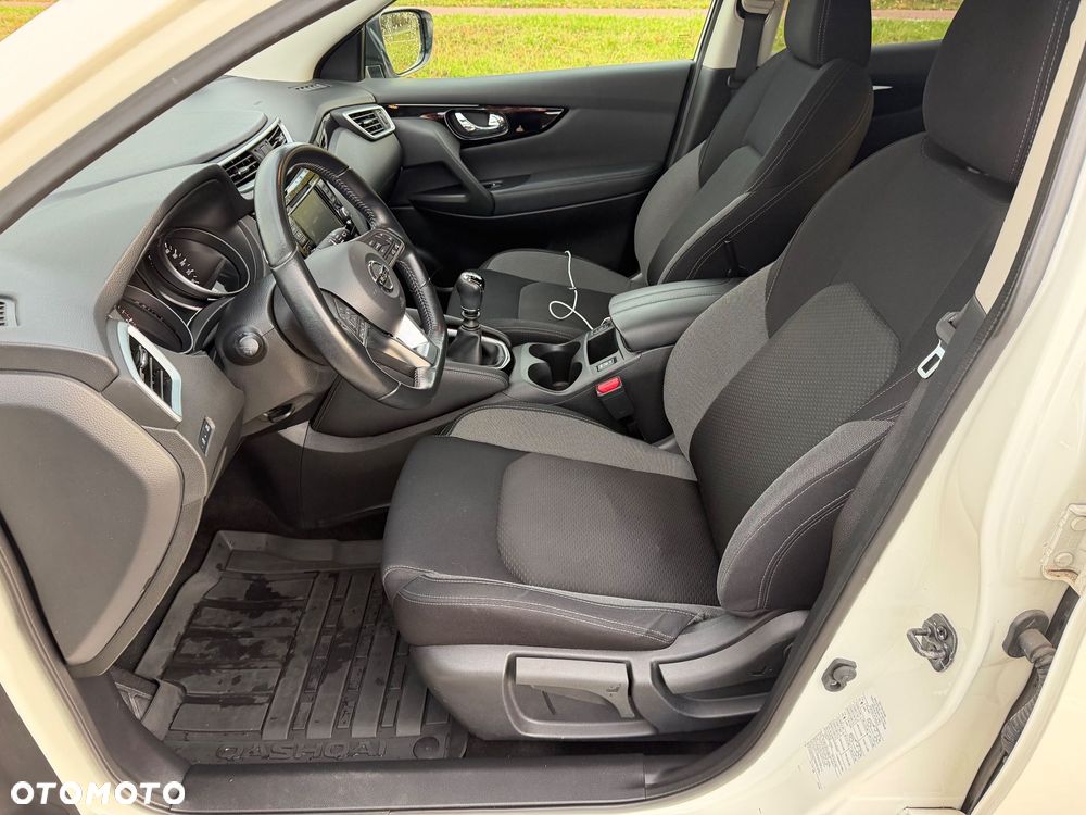 Nissan Qashqai 1.3 DIG-T N-Connecta - 20