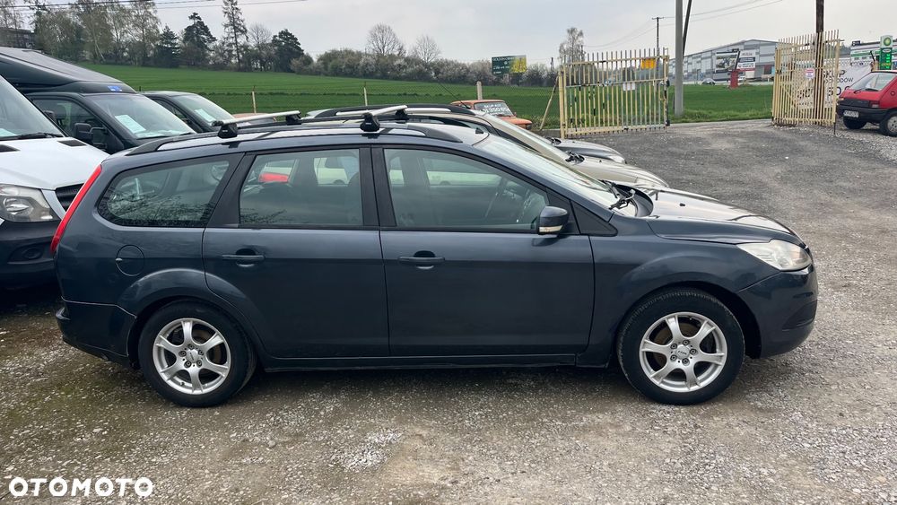 Ford Focus 1.6 Ambiente - 36