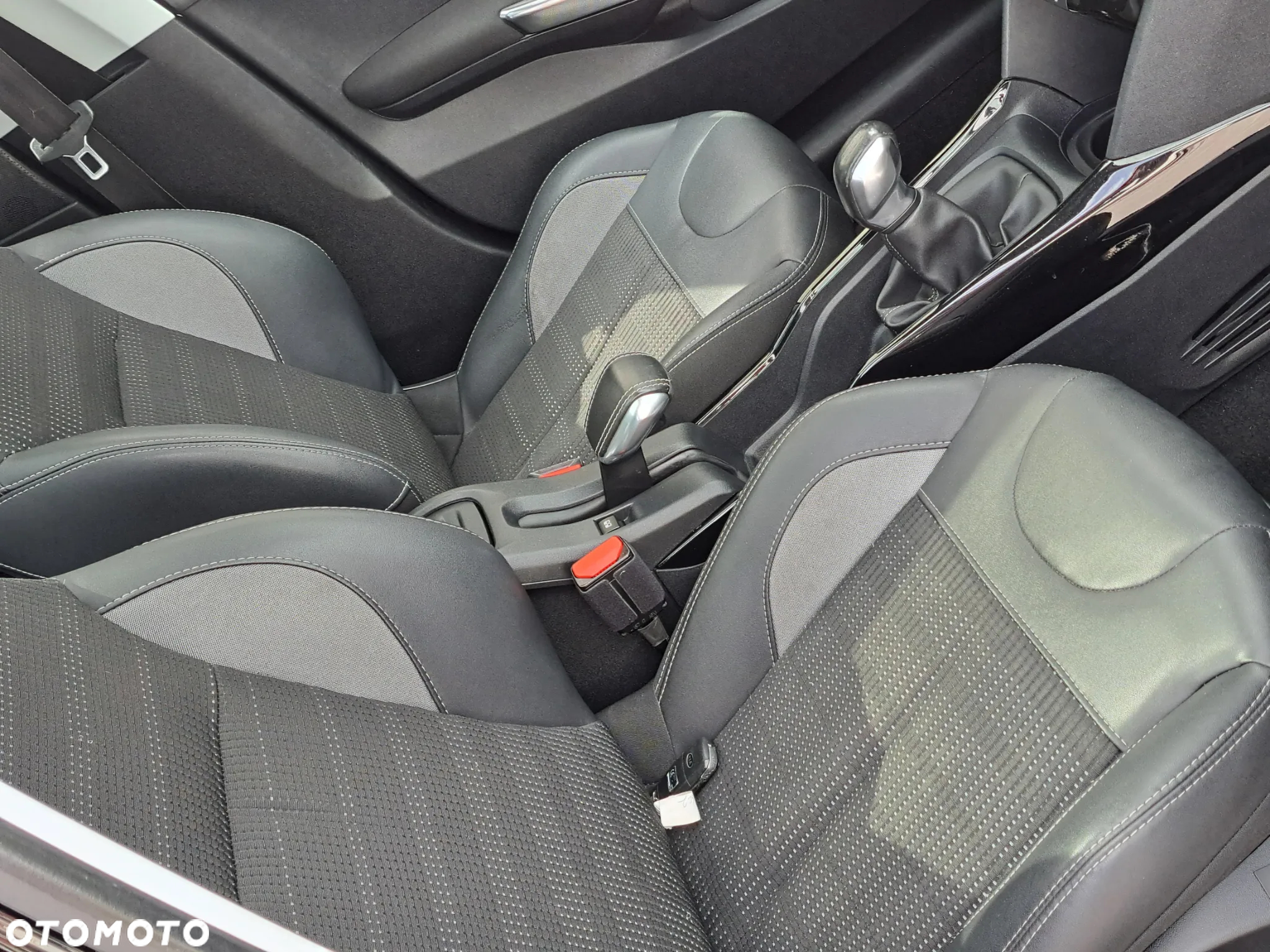 Peugeot 2008 1.6 BlueHDi Allure - 6