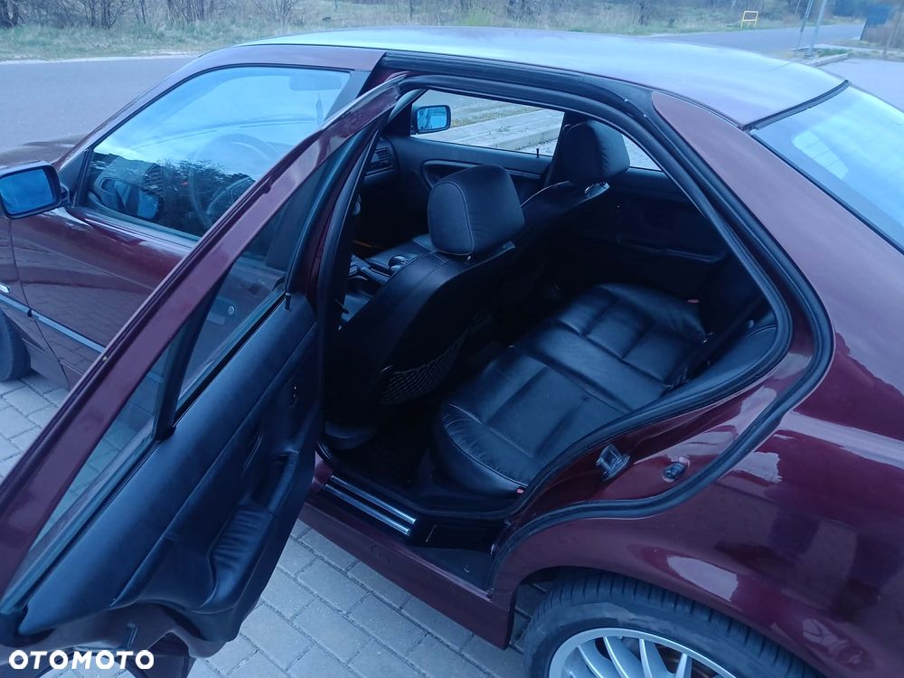 BMW Seria 3 323i - 7