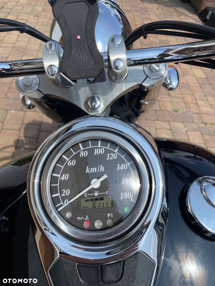 Suzuki VL 800 Volusia - 14