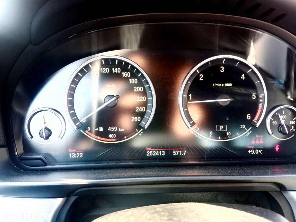 BMW Seria 5 520d Luxury Line - 11