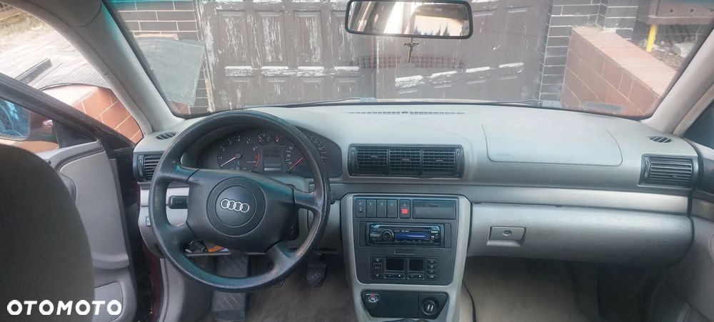 Audi A4 Avant 1.8 - 12