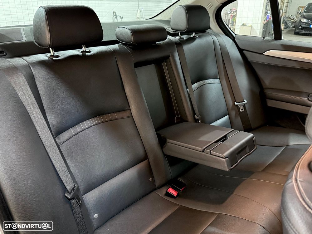 BMW 525 d Line Luxury Auto - 24