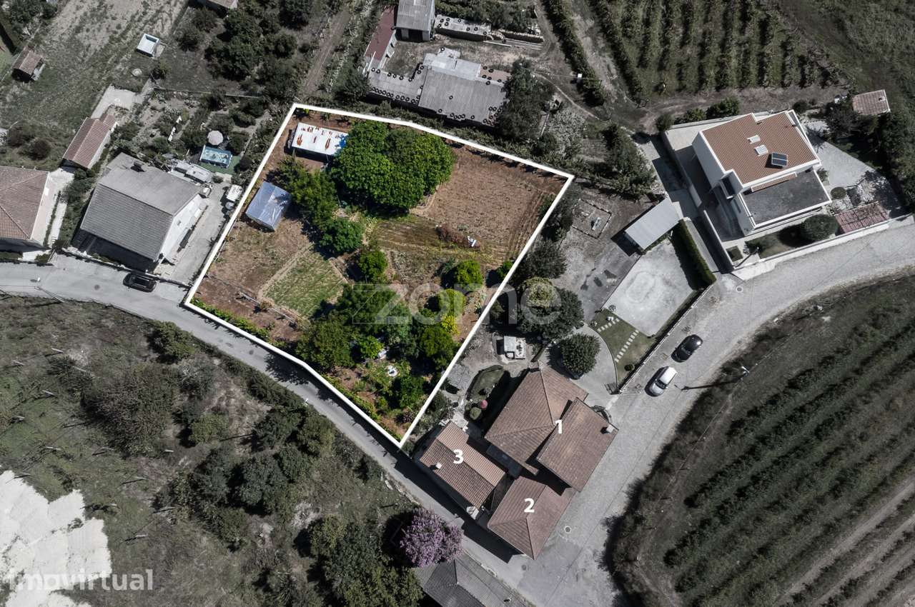 Terreno com 2184m2 em Sande São Clemente, Guimarães - Grande imagem: 4/7