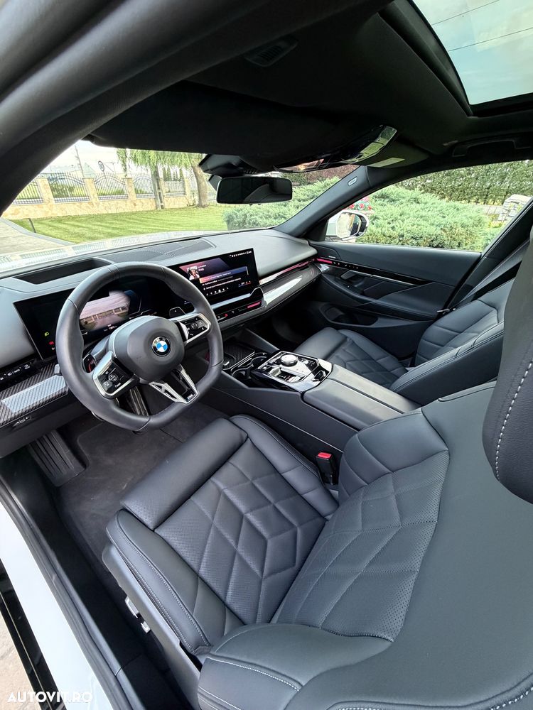 BMW Seria 5 520i AT MHEV - 14