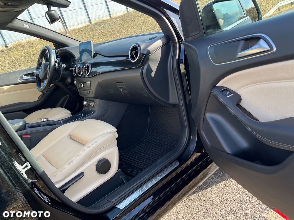 Mercedes-Benz Klasa B (Electric Drive) 250 e - 11