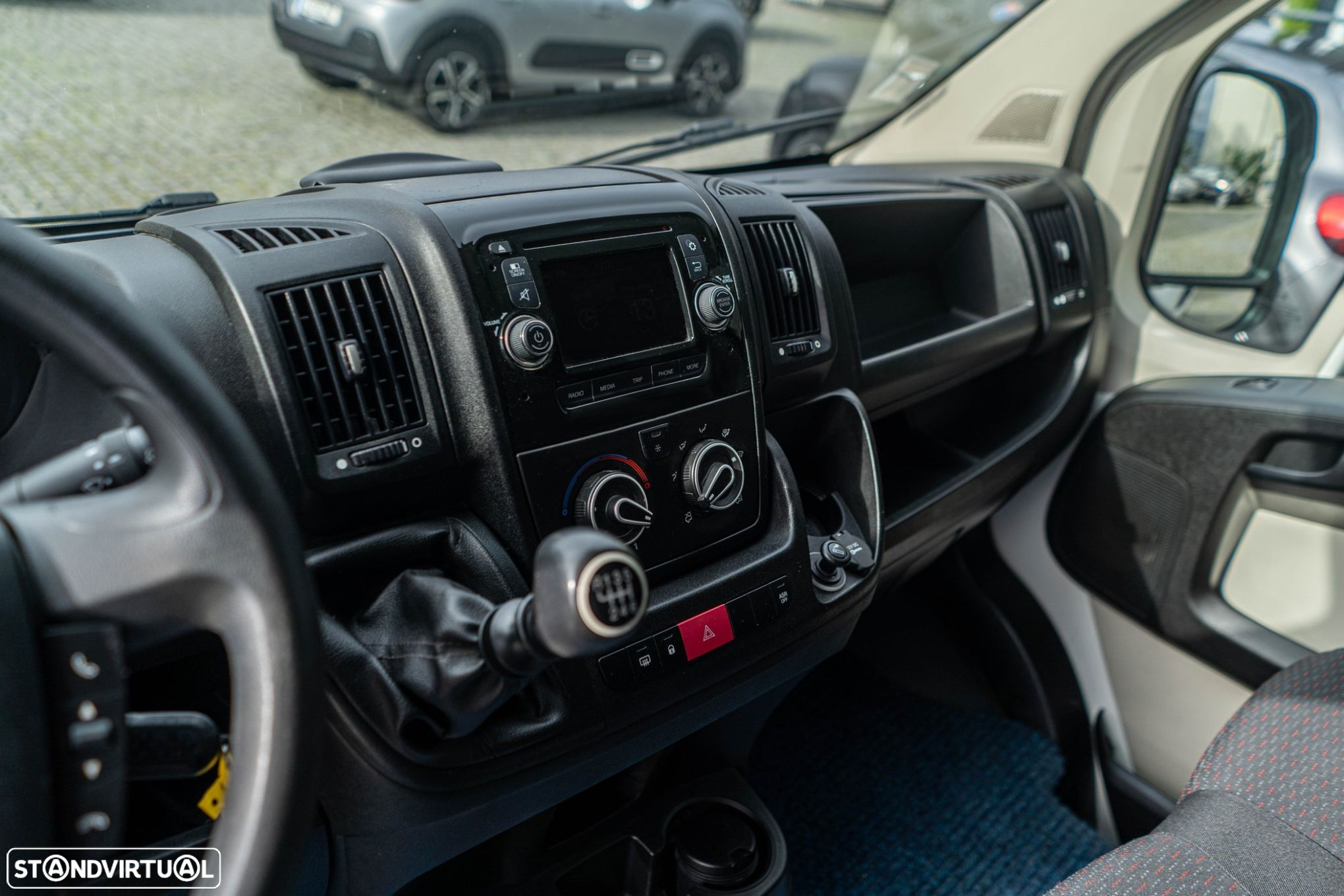 Citroën Jumper 2.0 BlueHDi 30 L2H1 Confort - 16
