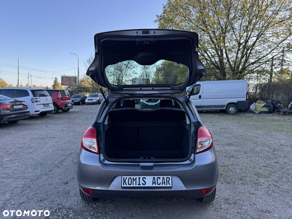 Renault Clio - 36