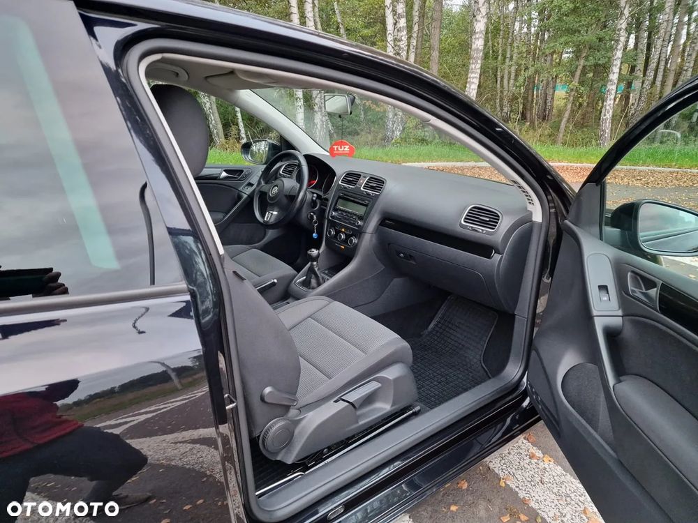 Volkswagen Golf - 10
