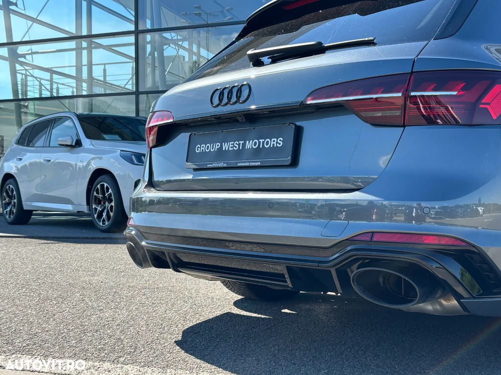 Audi RS4 Avant quattro Tiptronic - 31