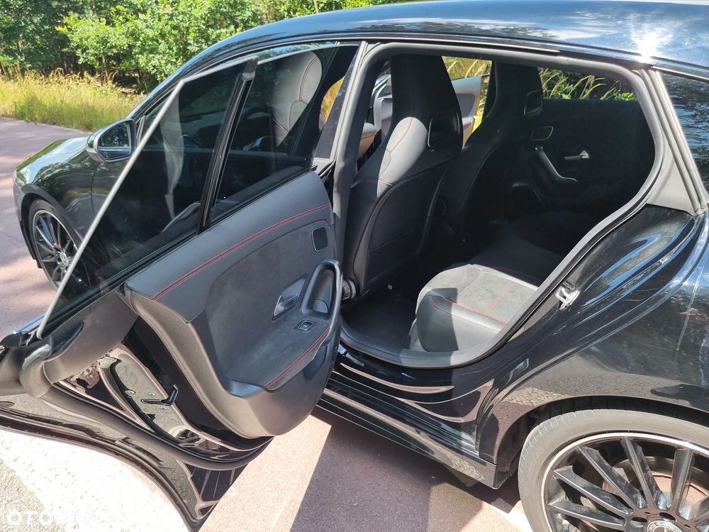 Mercedes-Benz CLA 220 d AMG Line 8G-DCT - 11