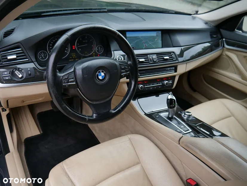 BMW Seria 5 530d Touring Sport-Aut - 11