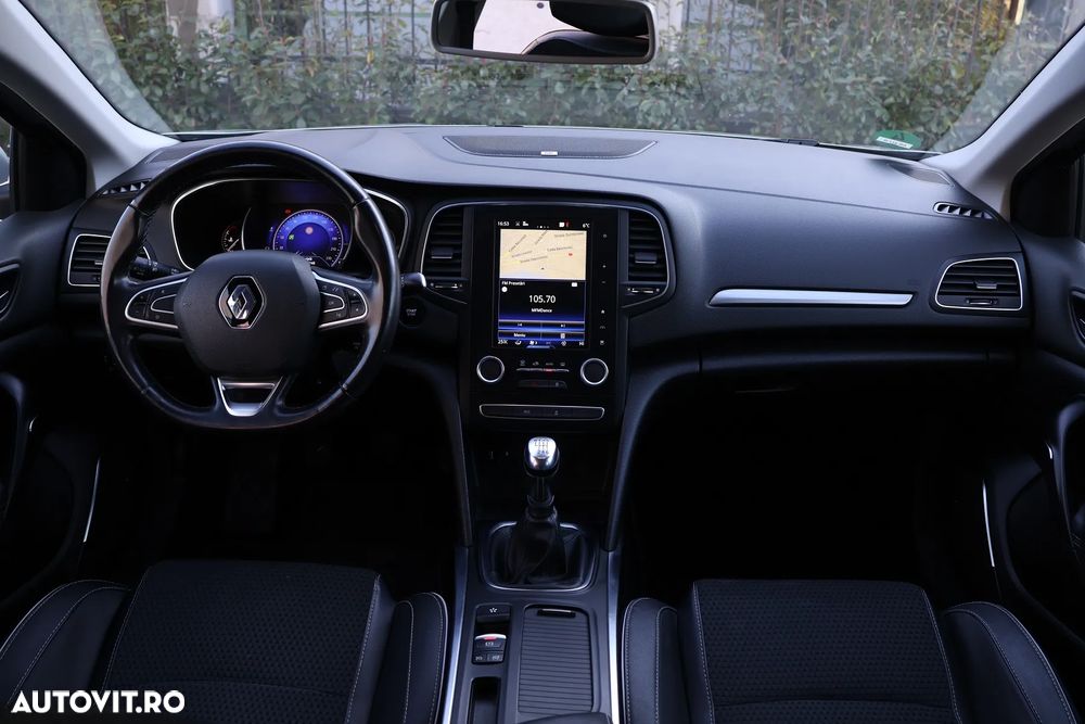 Renault Megane ENERGY dCi 110 Start & Stop Bose Edition - 8