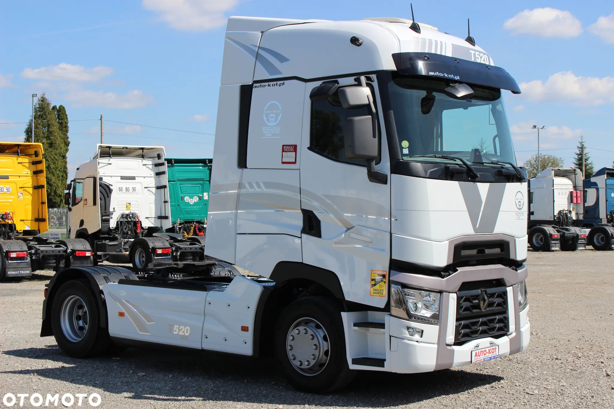 Renault T520 *13L* / KLIMA POSTOJOWA / HIGH CAB / 2 ZBIORNIKI /PEŁNY SPOILER /ACC / BL.MOSTU / Euro 6 /**SERWIS FR**/ STAN IDEALNY / - 2