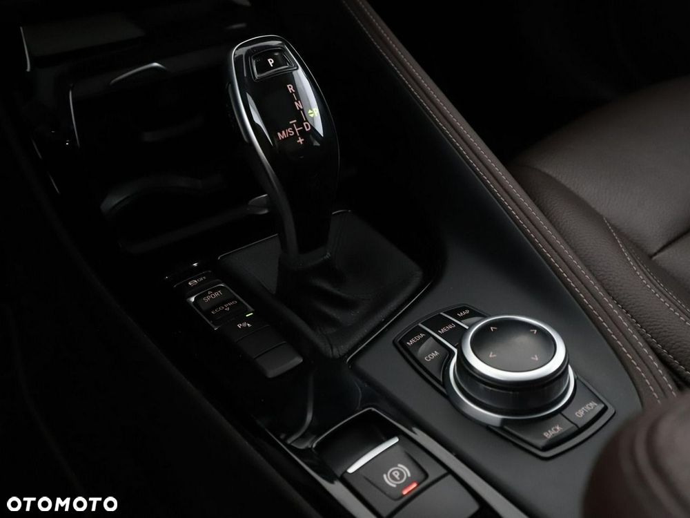 BMW X1 sDrive16d xLine - 28