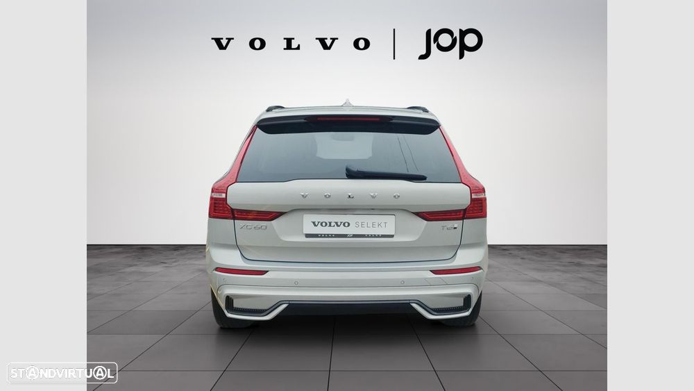 Volvo XC 60 2.0 T6 PHEV Plus Dark AWD — fotografia 5