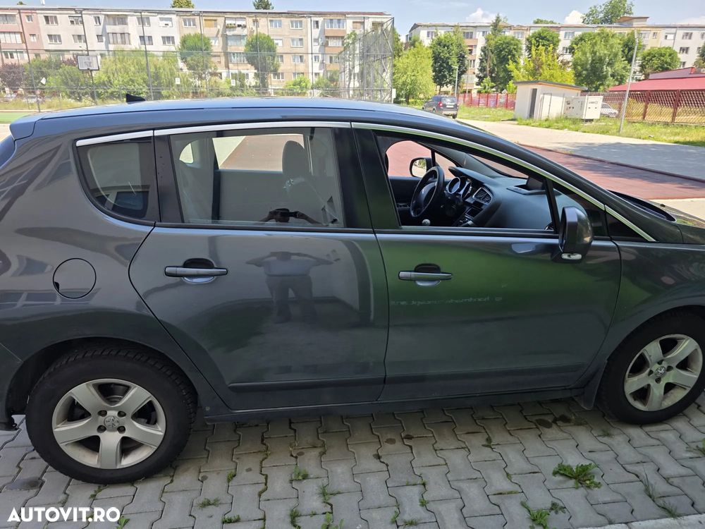 Peugeot 3008 1.6 HDI Confort Pack - 3