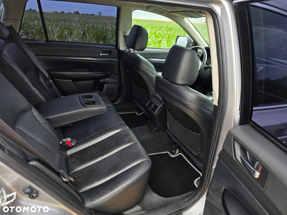 Subaru Legacy 2.5i GT - 14