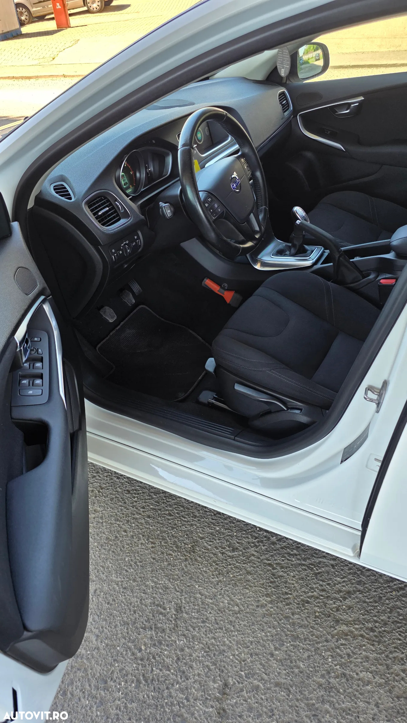 Volvo V40 D2 ECO Kinetic - 9