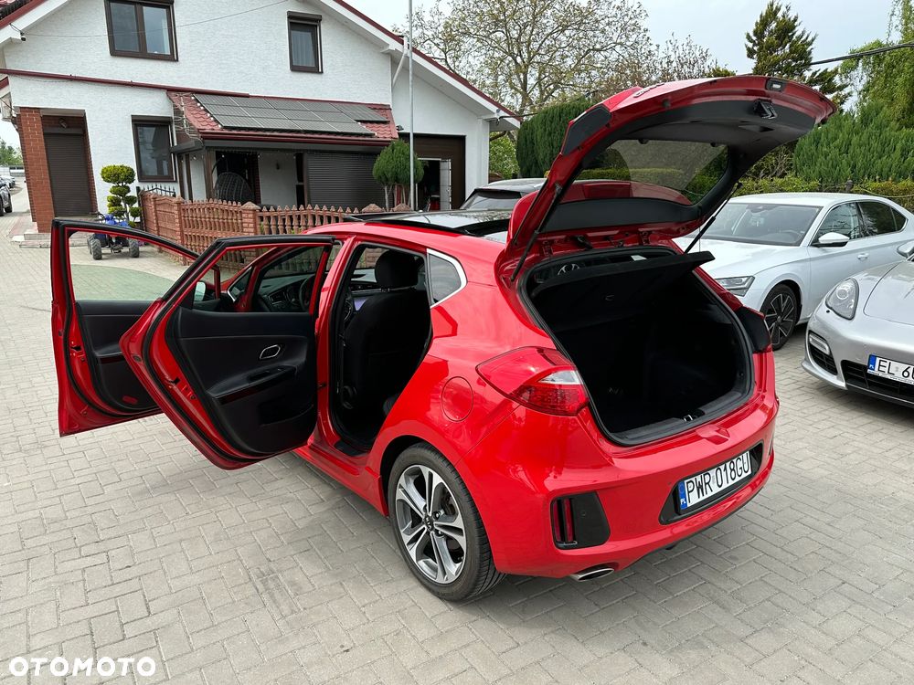 Kia Ceed - 28