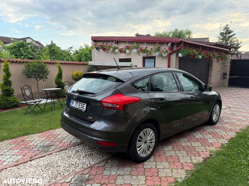 Ford Focus - 10