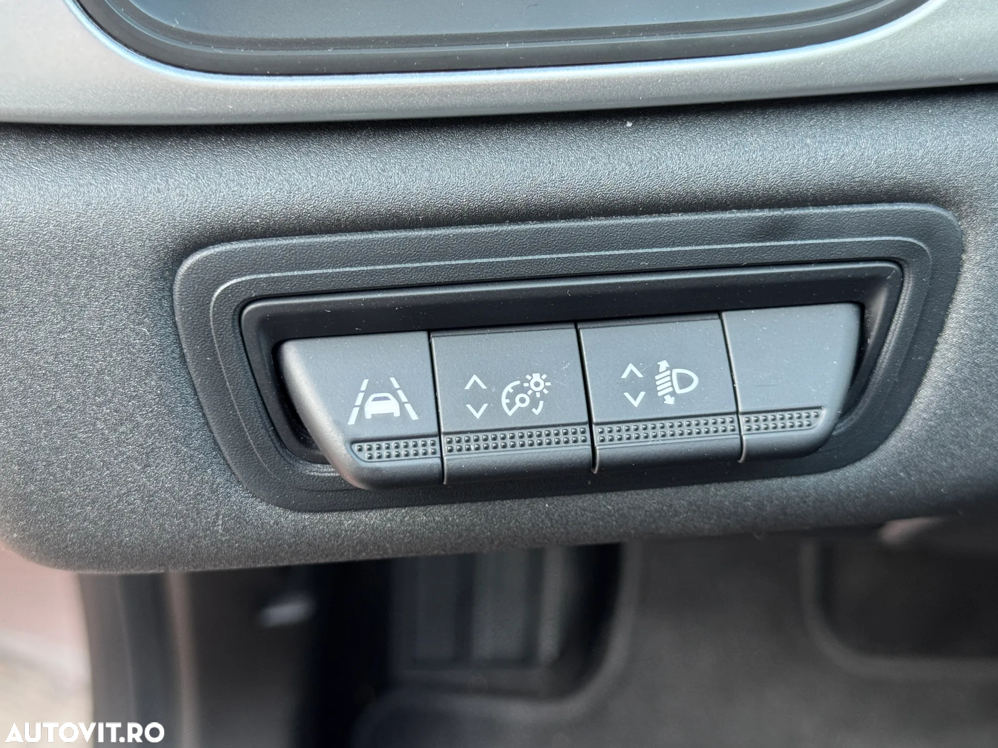 Renault Captur BLUE dCi 115 EDC BUSINESS EDITION - 24