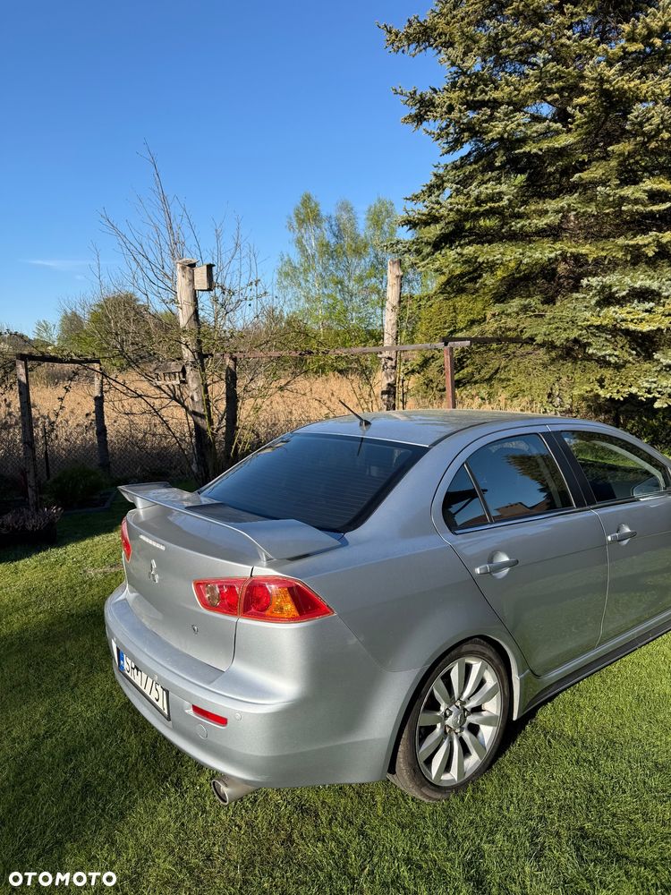 Mitsubishi Lancer - 12
