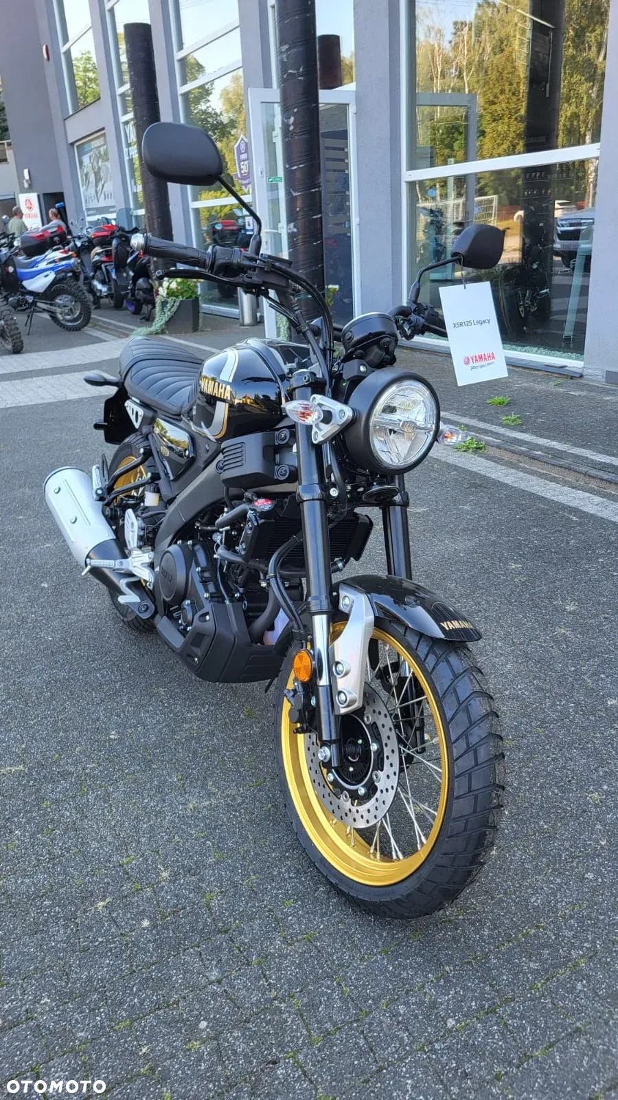 Yamaha XSR - 11