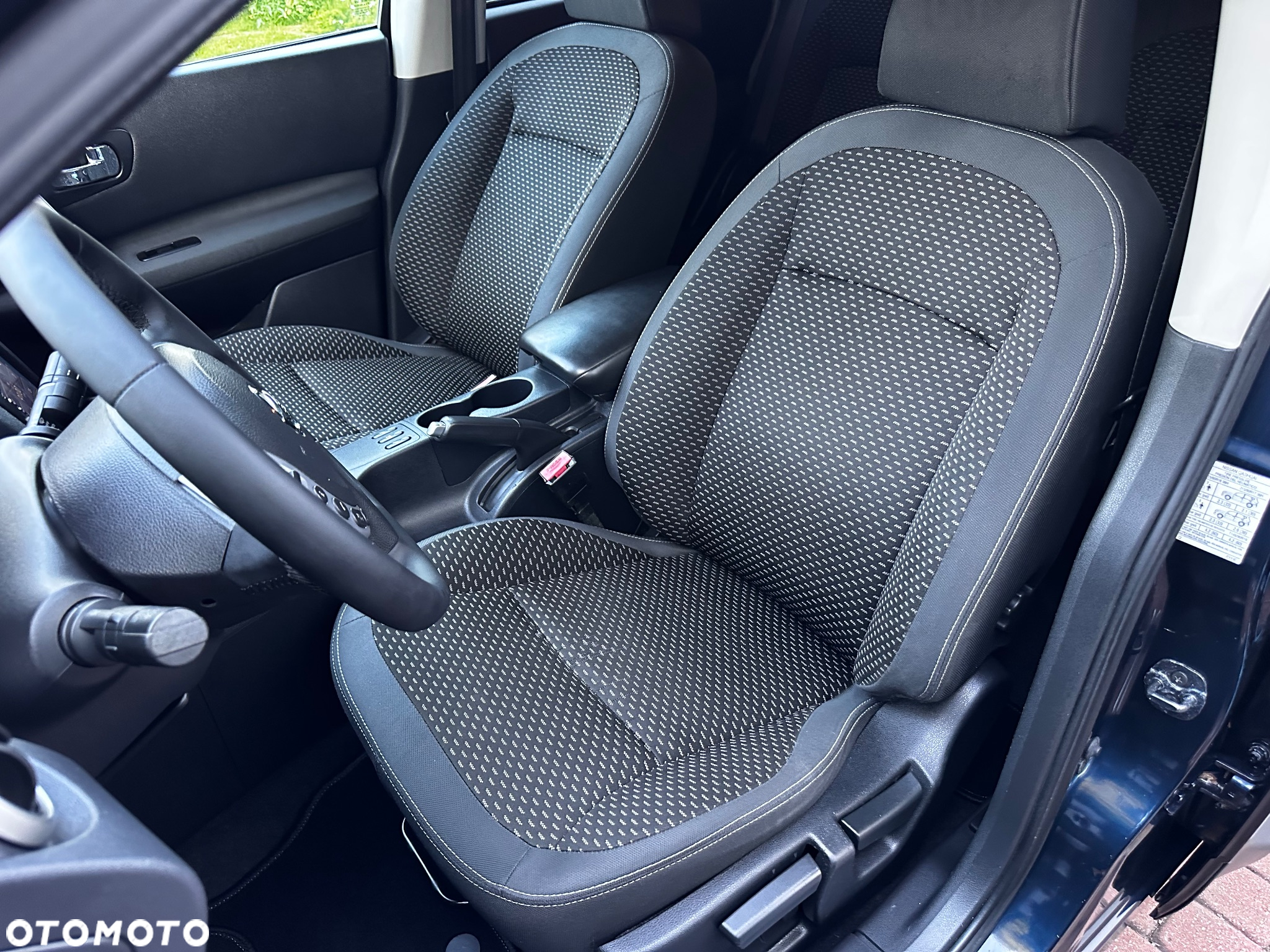 Nissan Qashqai 2.0 visia - 27