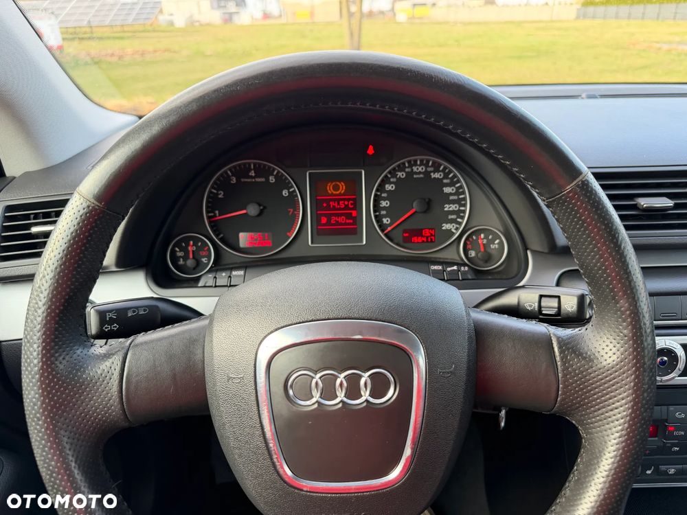 Audi A4 Limousine 1.8 T quattro - 31