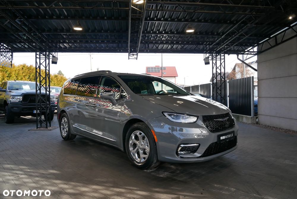 Chrysler Pacifica - 2