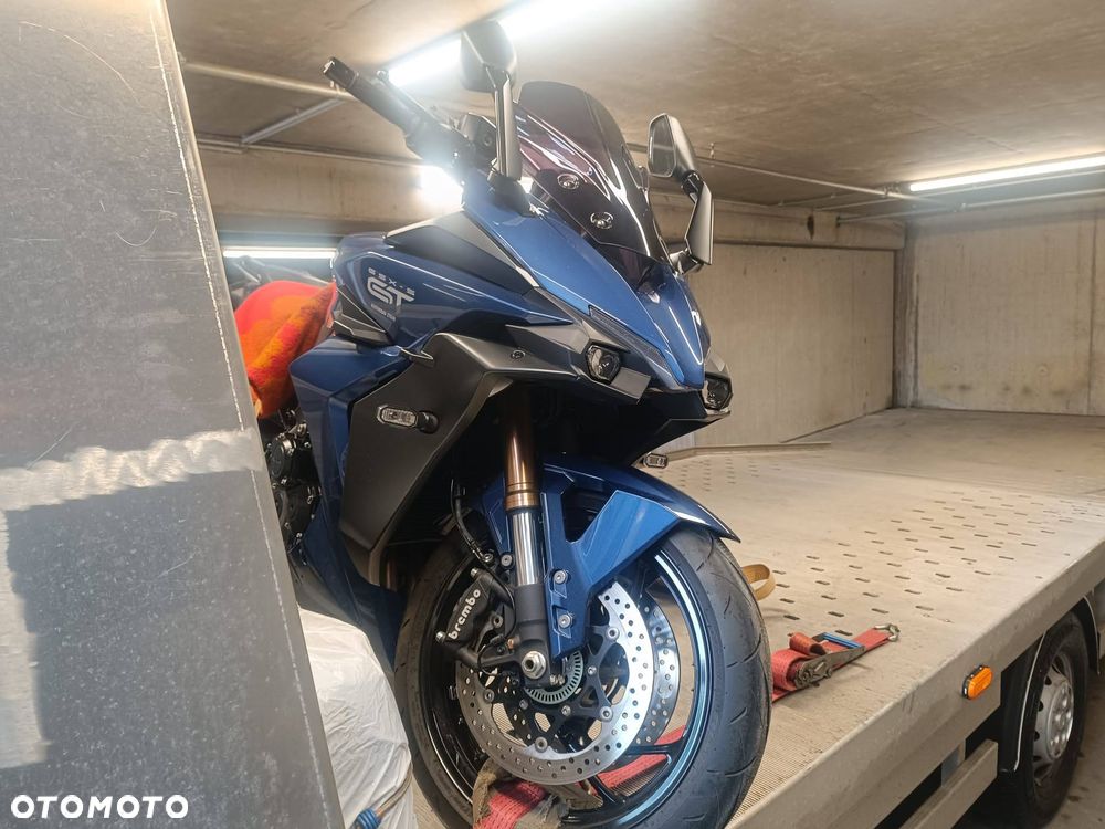 Suzuki GSX 1000 - 3