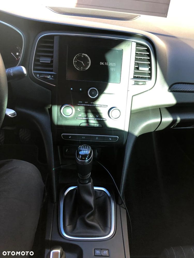 Renault Megane 1.5 Blue dCi Intens - 10