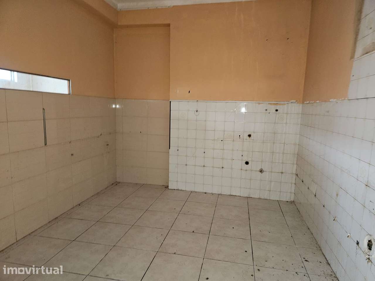 Entroncamento VENDE Loja 104m2 c/ extração de fumos - Grande imagem: 5/9