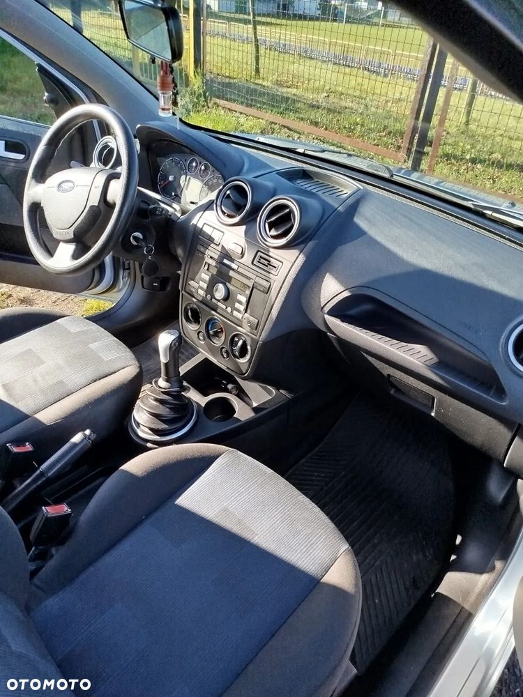 Ford Fiesta - 11
