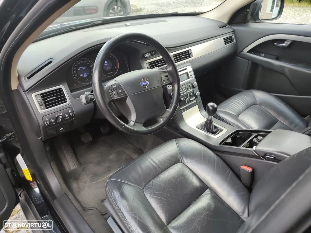 Volvo XC 70 D5 Momentum - 13