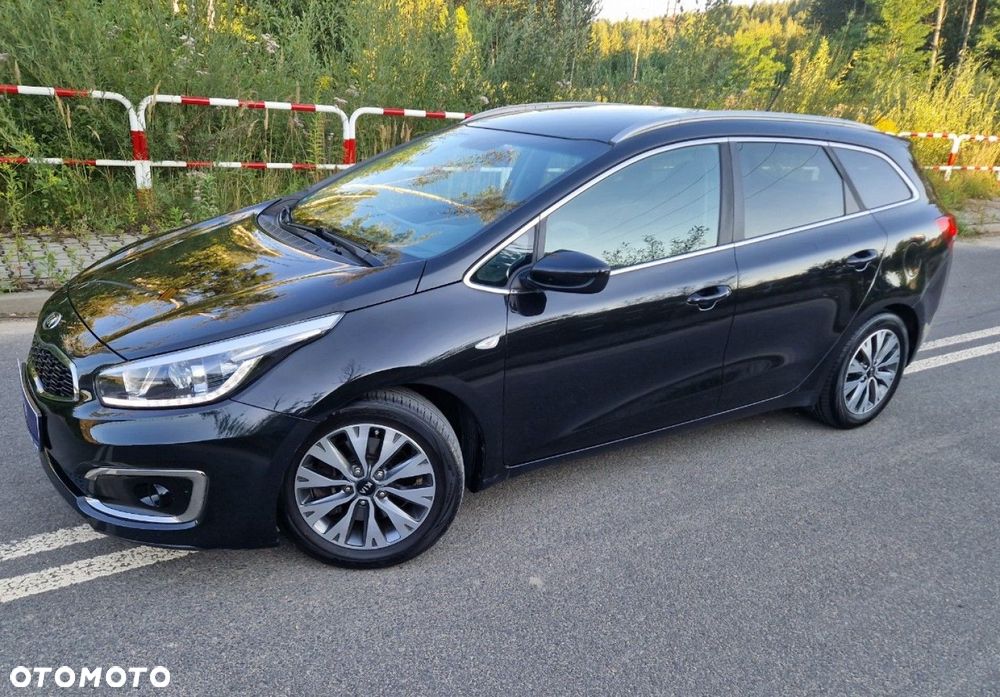 Kia Ceed 1.6 GDI Fifa World Cup Edition - 3