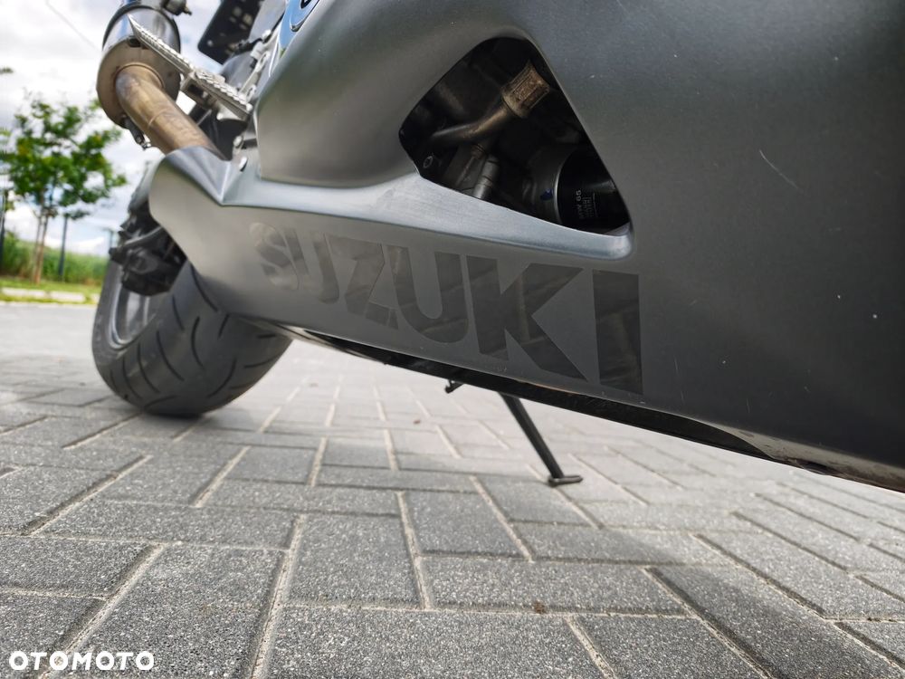 Suzuki GSX-R - 23
