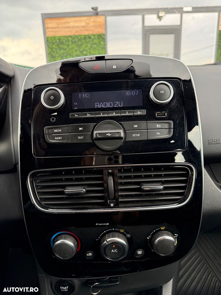 Renault Clio - 17