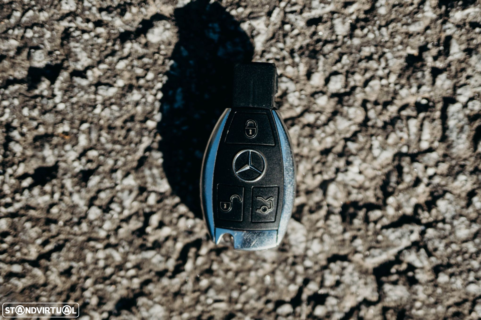 Mercedes-Benz E 250 CGi Elegance BlueEfficiency - 23