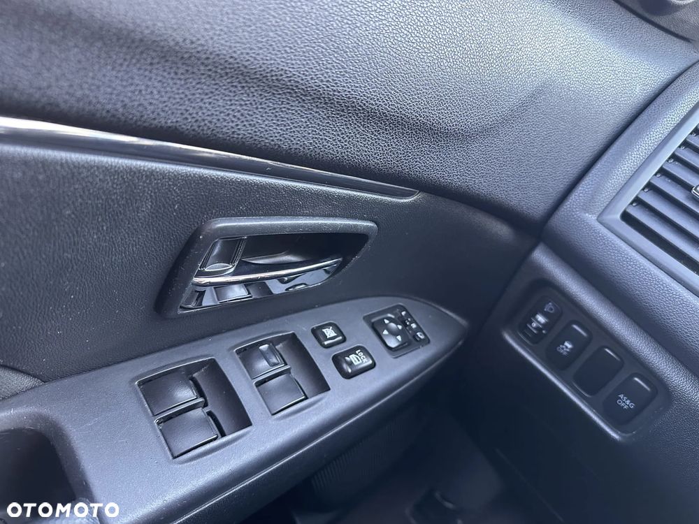 Mitsubishi ASX 1.6 Inform - 17