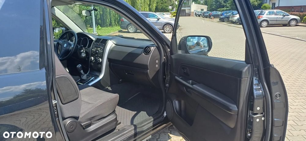 Suzuki Grand Vitara 1.6 Comfort - 16
