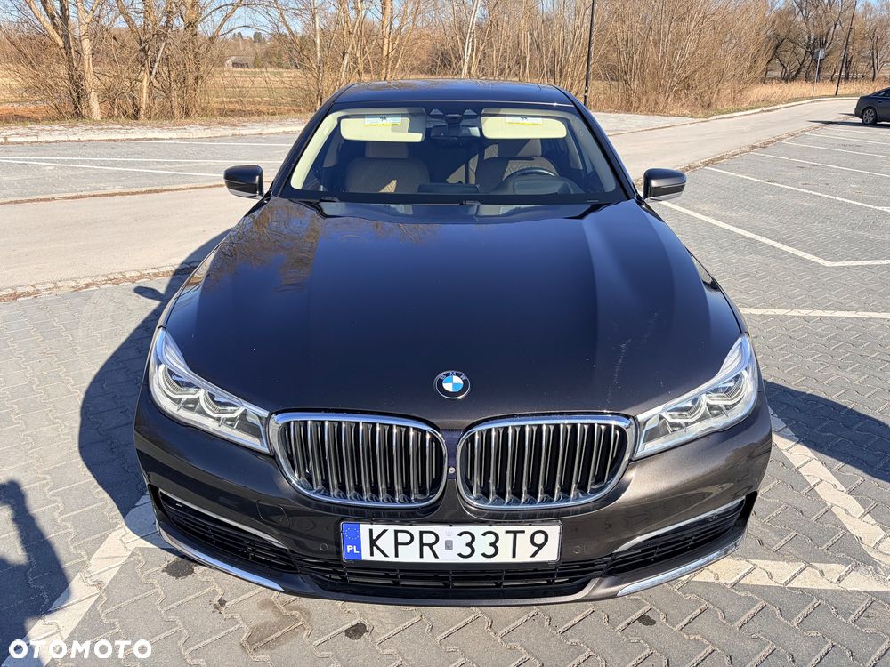 BMW Seria 7 750i xDrive Edition Exclusive - 6