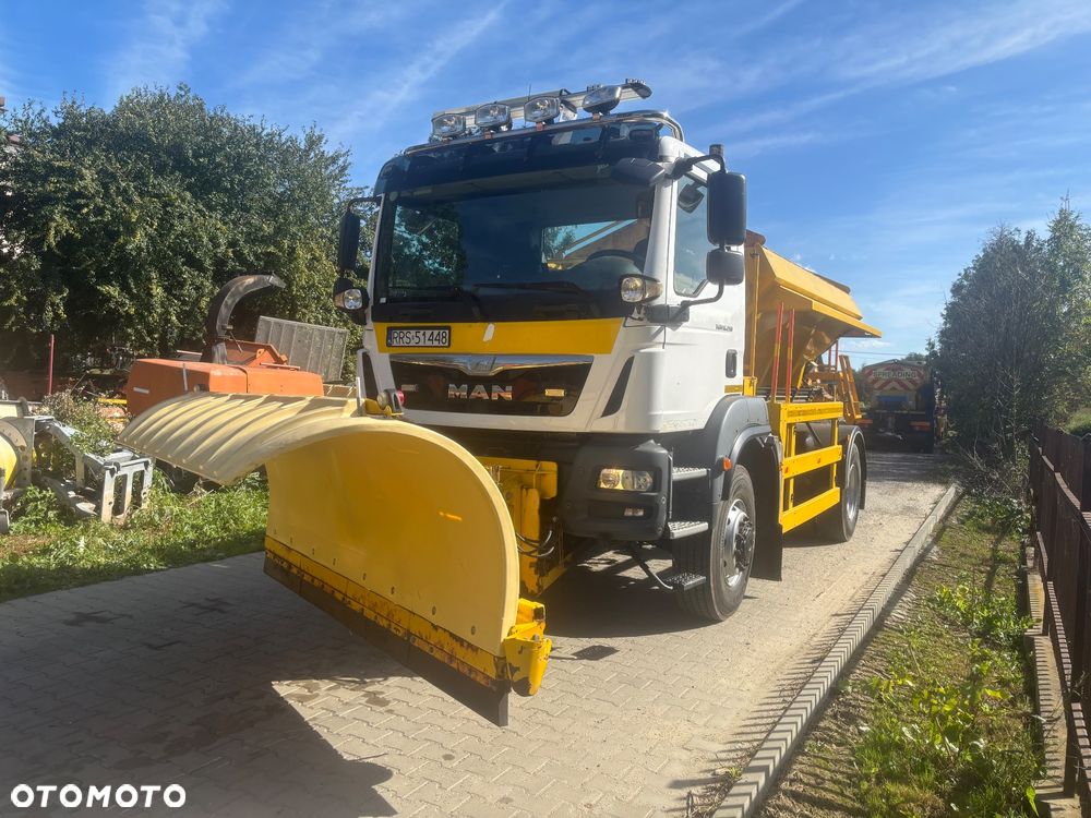 MAN TGM 18.290 4X4BB Piaskarka solarka pług - 4
