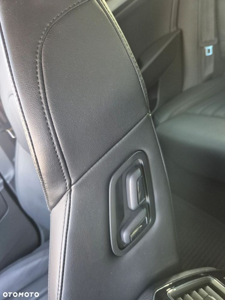 Skoda Superb 2.0 TDI DSG Premium Edition - 22