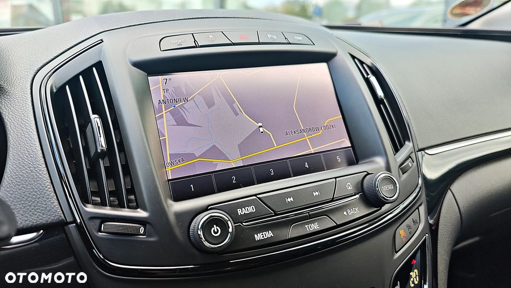 Opel Insignia - 36