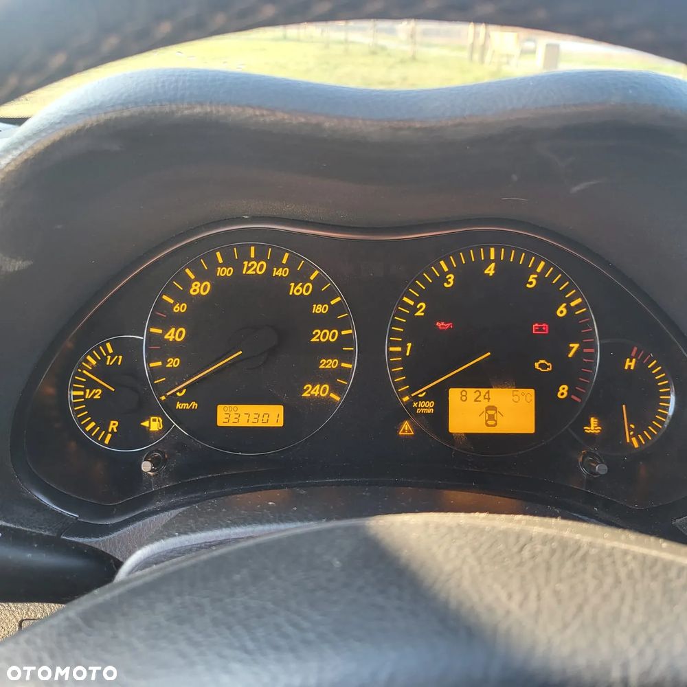 Toyota Avensis 1.8 VVT-i Combi Sol - 2