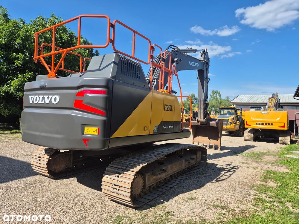 Volvo EC 250 EL - 6