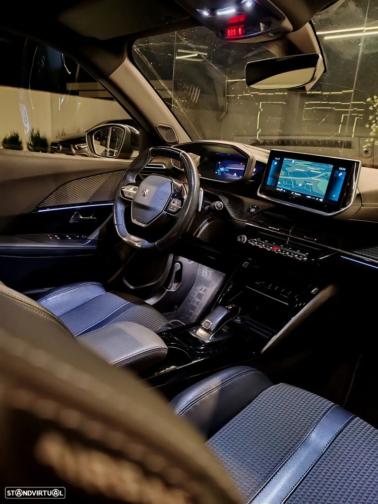 Peugeot 2008 1.5 BlueHDi GT EAT8 - 3